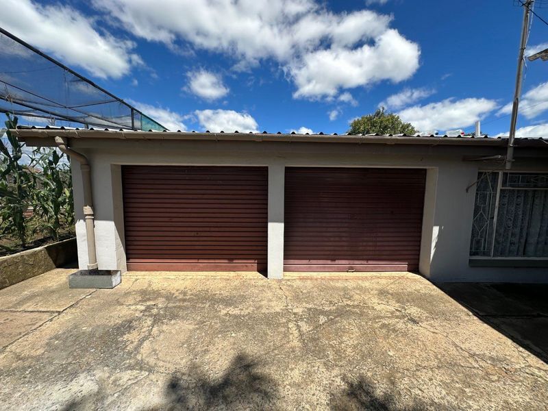 Cozy 4 Bedroom Glencoe Home for sale - Photo 4