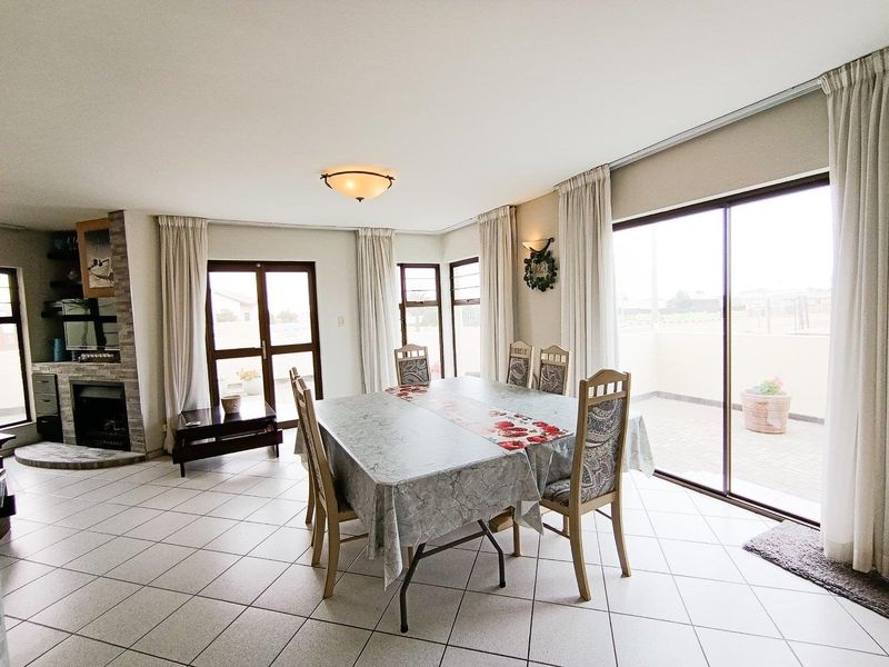 Neat and spacious townhouse in Mainau Complex - Photo 4