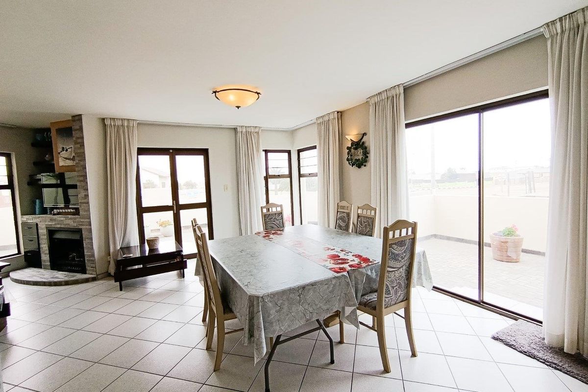 Neat and spacious townhouse in Mainau Complex - Photo 4