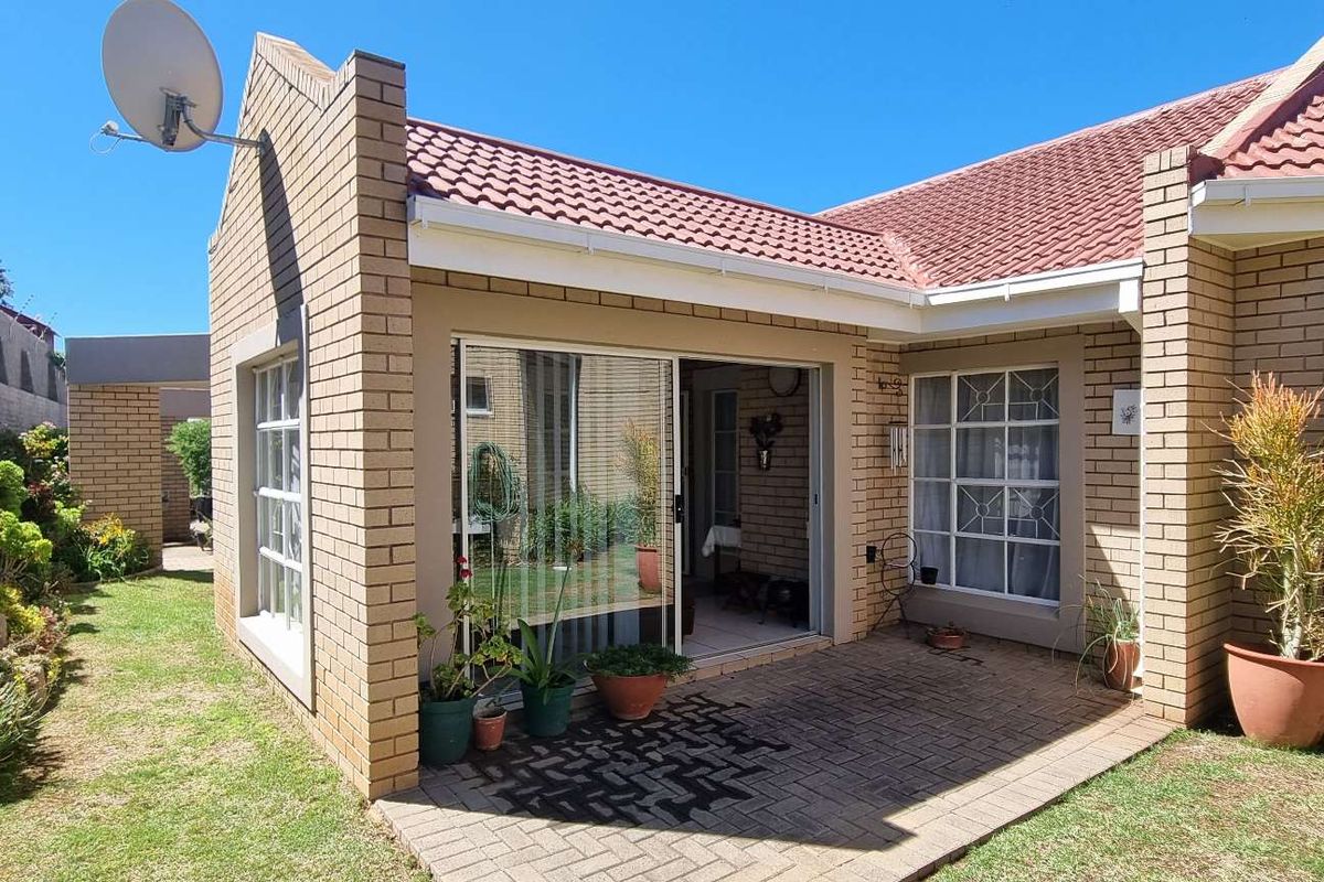 A HIDDEN GEM - Photo 2