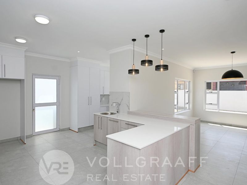 Family Home with Modern Finishes & Separate Flatlet - Photo 10