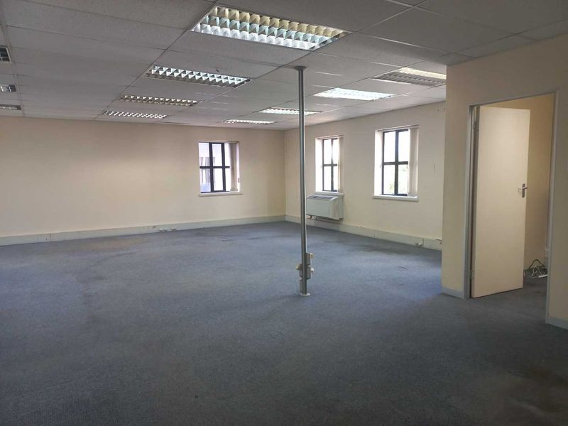 Office space with generator, borehole, and 24hr security! - Photo 8