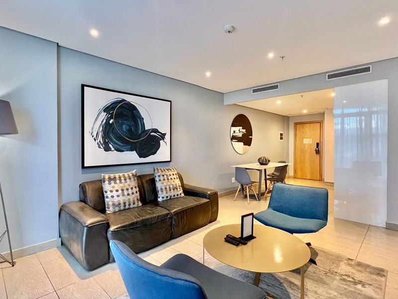 2 BEDROOM | 2 BATHROOM APARTMENT - Photo 3