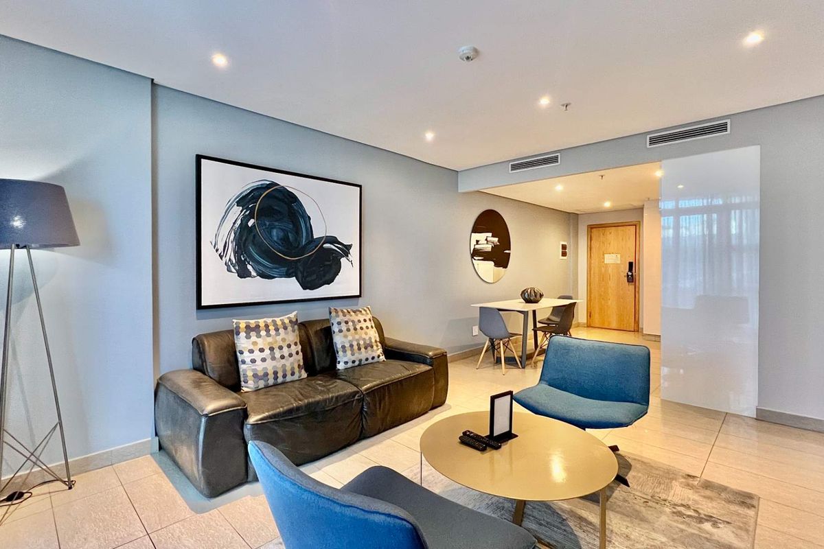 2 BEDROOM | 2 BATHROOM APARTMENT - Photo 3