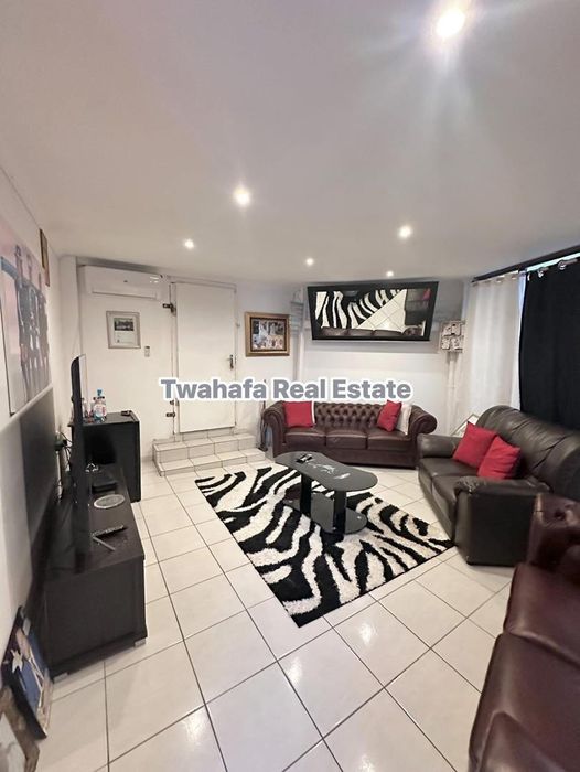 Property #2492569, House For Sale in Dorado Park