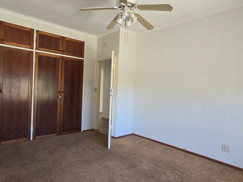 Charming Parkside Townhouse – Ideal Investment Opportunity - Photo 7