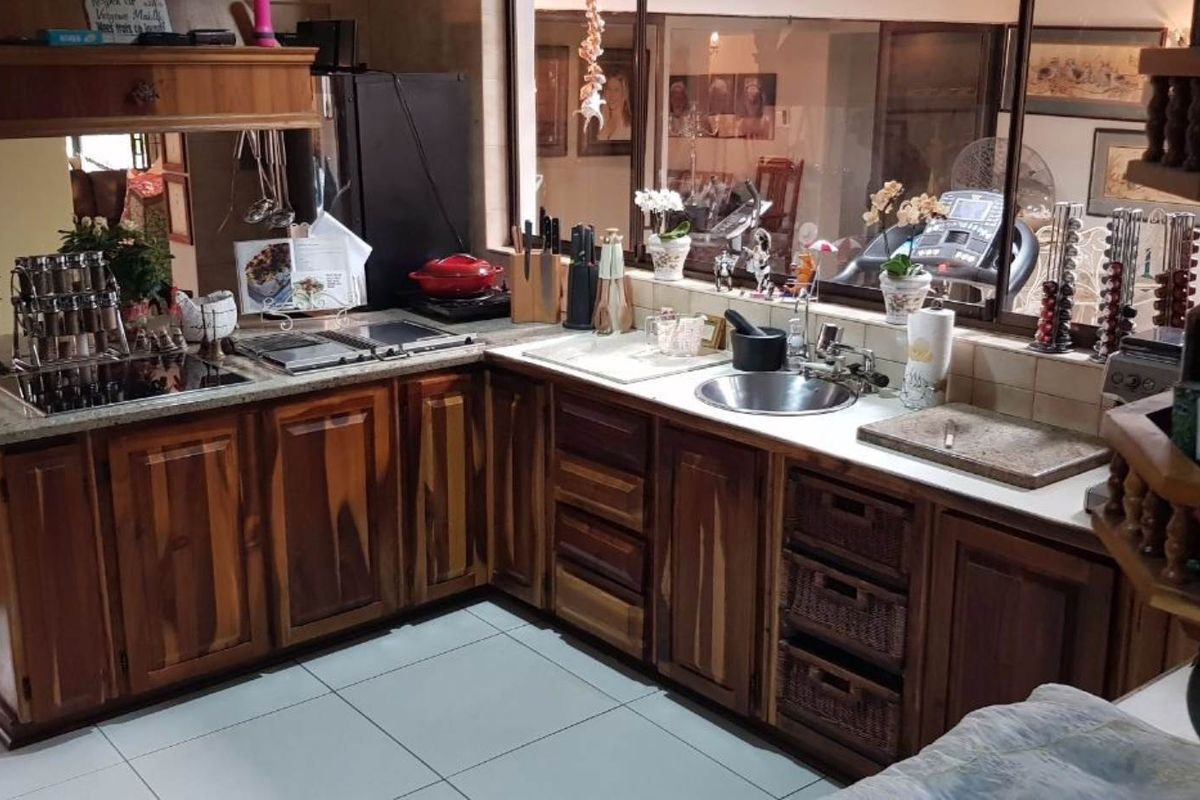 Elegance & Class! - Photo 2