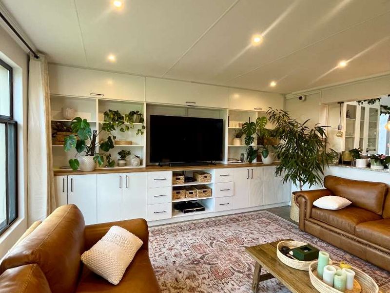 🌿 Modern Light-Filled Home on Omeya Golf Estate - Photo 6