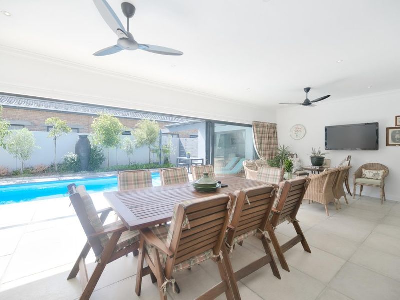 Exquisite Holiday Rental - Photo 4