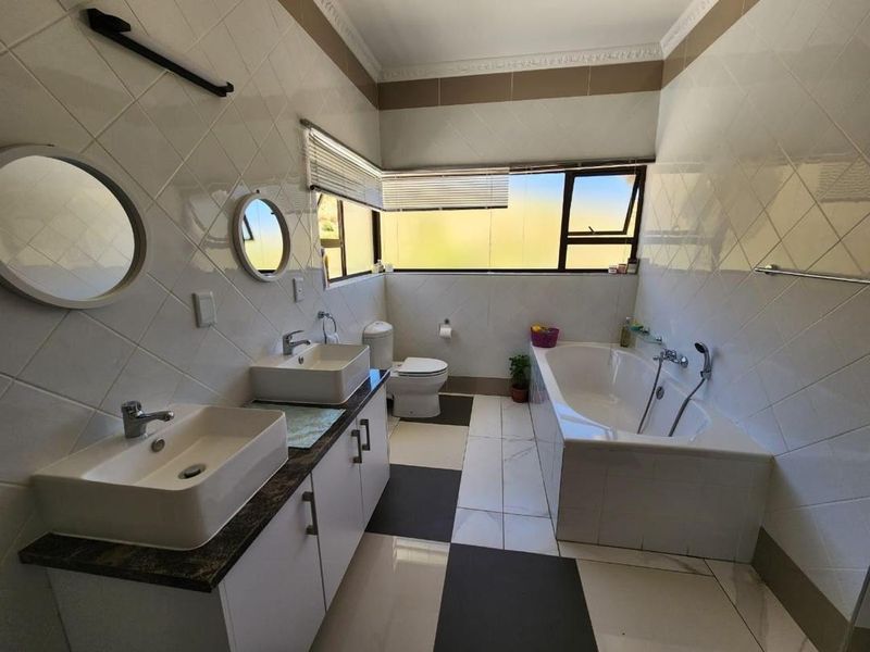 A beautiful stunning House Up For Sale!- Auasblick - Photo 7
