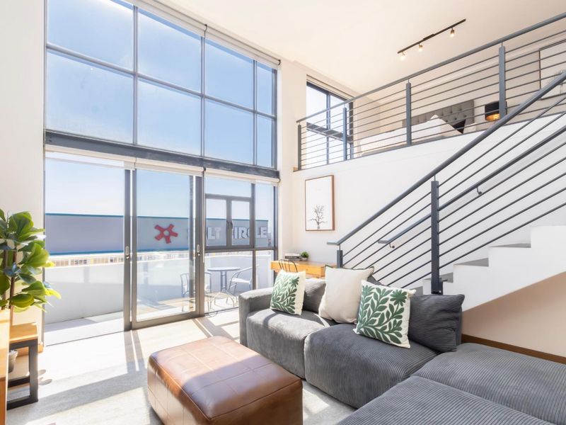 Fully Furnished 2 Bedroom Apartment For Sale in Woodstock - Photo 5