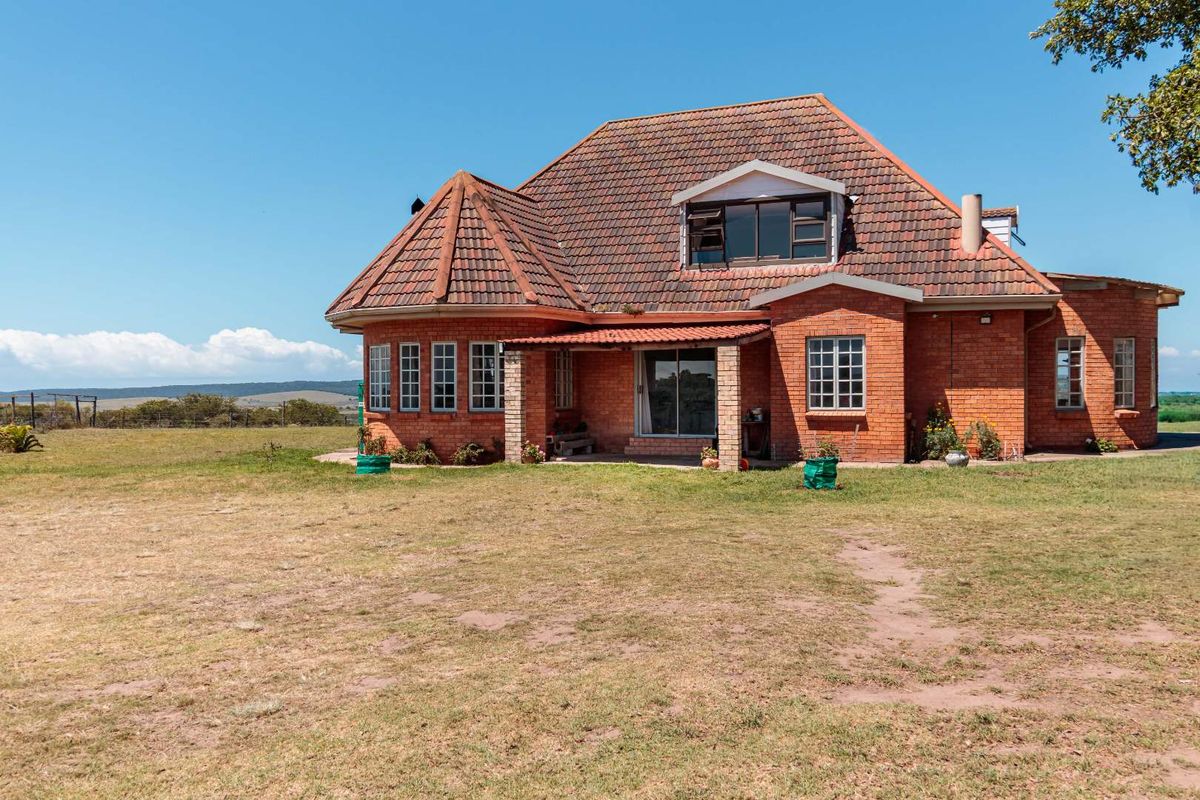 WHERE TOWN MEETS TRANQUILITY - BEAUTIFUL VIEWS - Photo 4