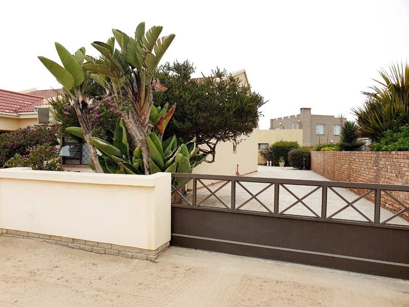 PRICE REDUCED TO N$ 2,050,000-00 FOR A QUICK SALE... - Photo 2