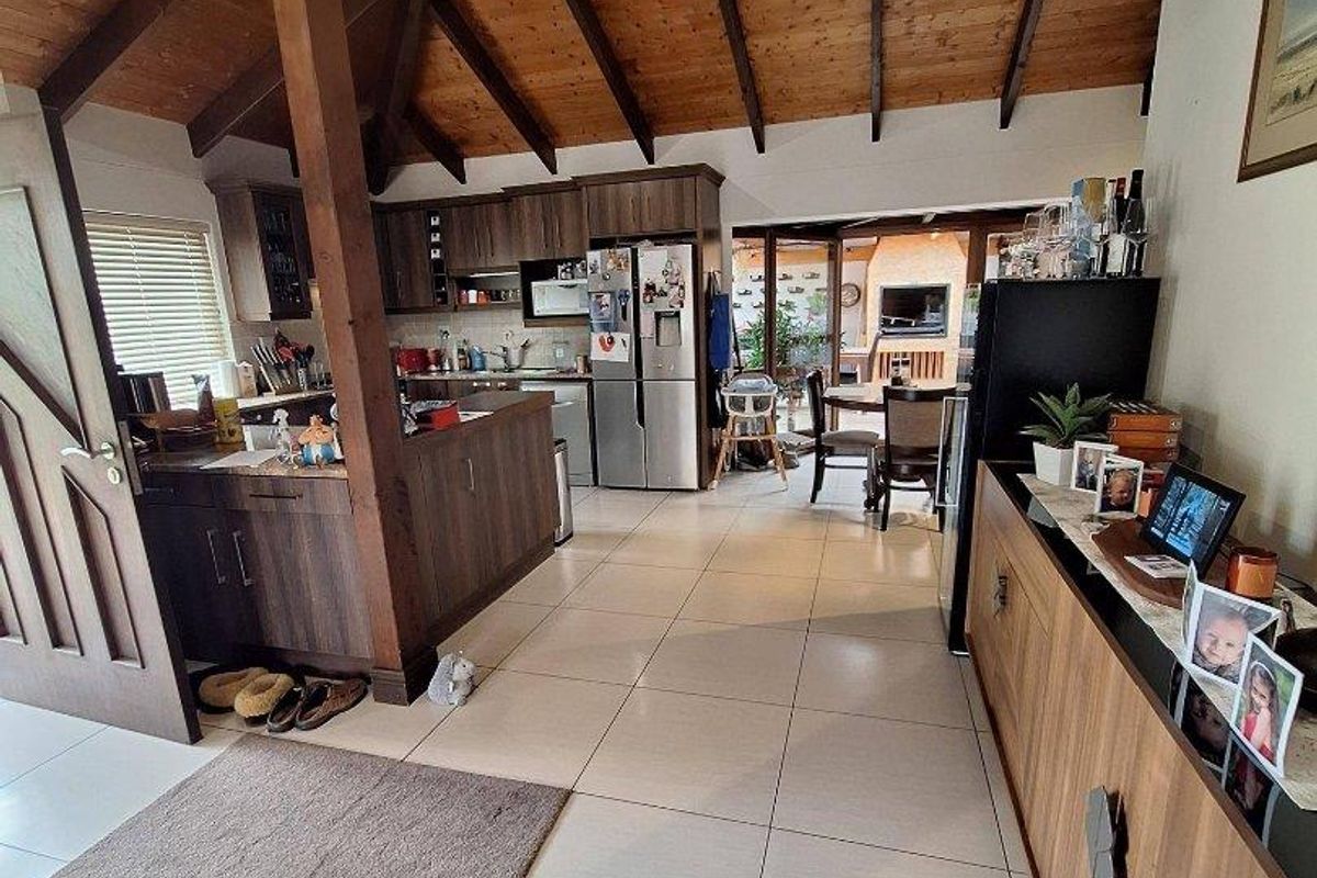 Swakopmund- For Sale-N$3 675 000 - Photo 4