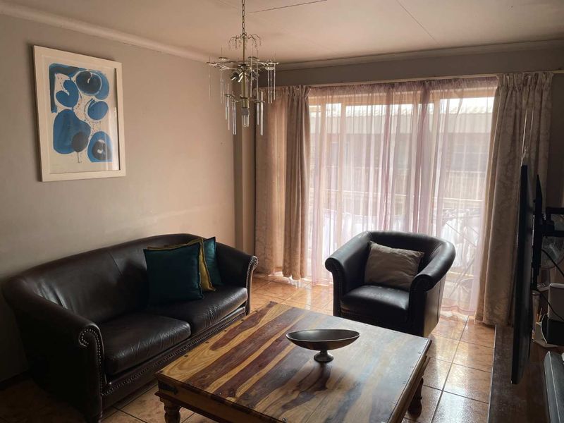 2 Bedroom Flat in Silverton FOR SALE - Photo 5