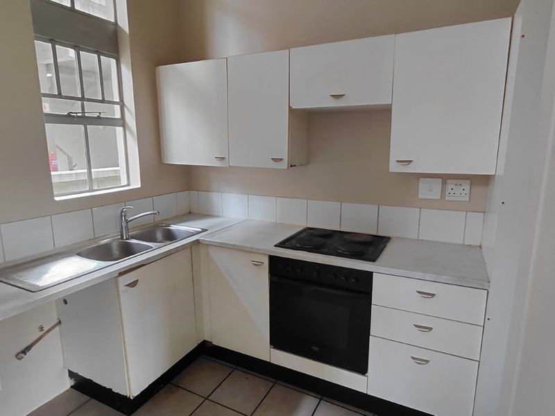 Charming 1 Bedroom Apartment To Let – Houghton Village Estate - Photo 2