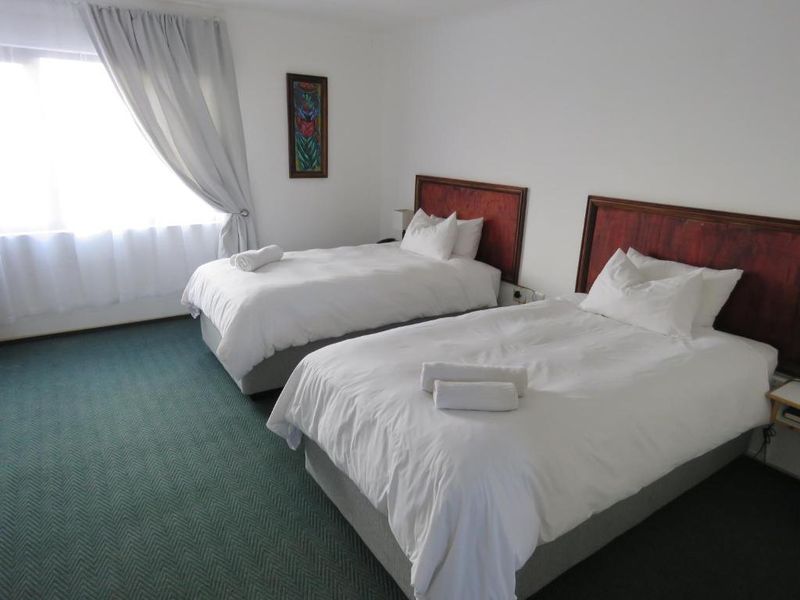 WALVIS BAY LUXURY GUESTHOUSE FOR SALE - Photo 7