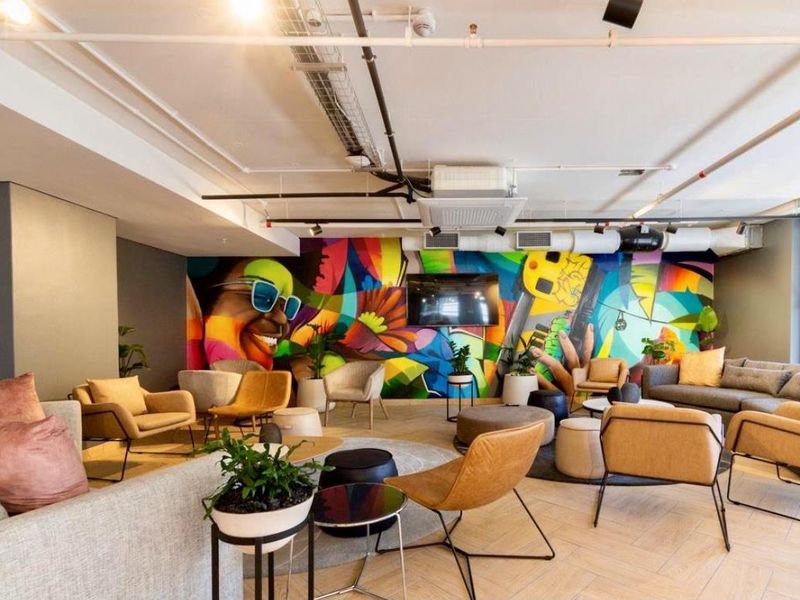 Spacious one bedroom at Station House - Photo 2