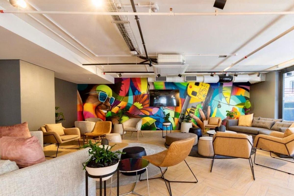 Spacious one bedroom at Station House - Photo 2