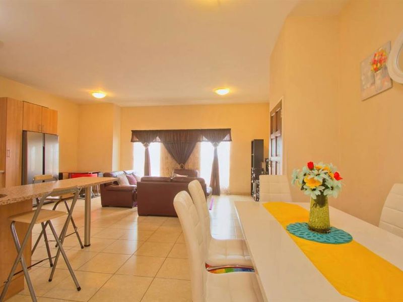 2 BEDS, 2 BATHS APARTMENT TO RENT IN NORKEM PARK. - Photo 4