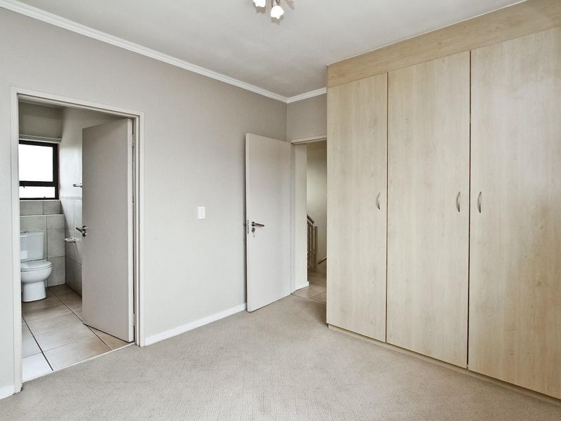 Sun-Kissed 2 Bedrooms Loft Apartment in Chianti Estate - Photo 8