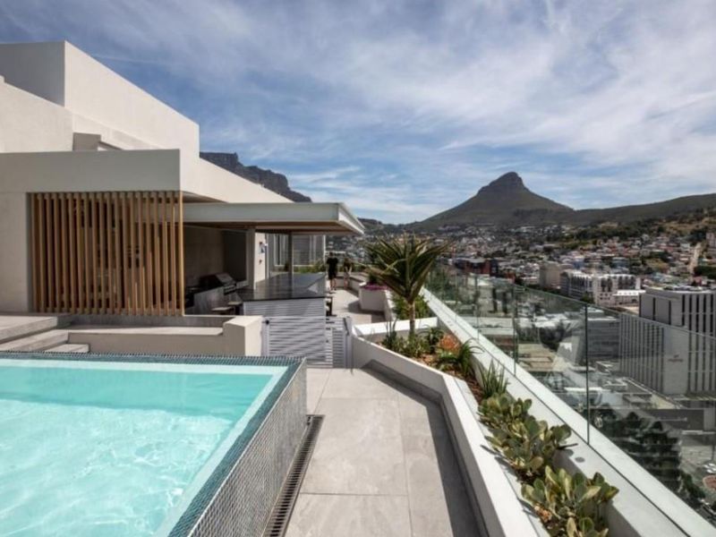 Spectacular 3-Storey Penthouse, Pool & Views! - Photo 2