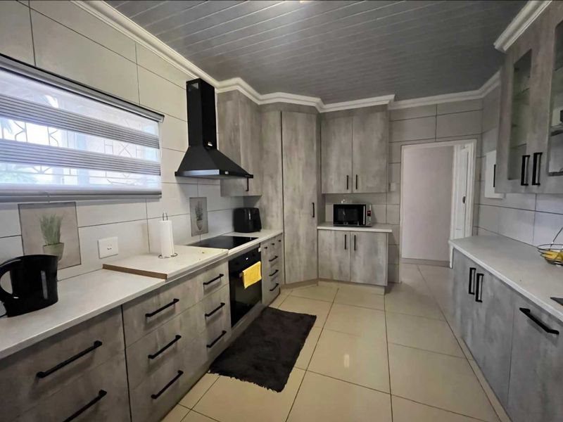 3 Bedroom House For Sale in Vanderbijlpark SE6 - Photo 3