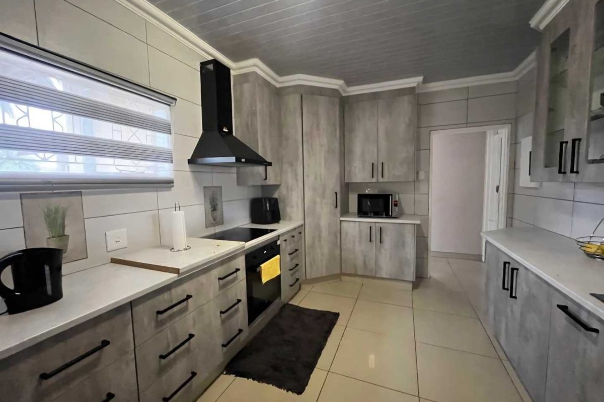 3 Bedroom House For Sale in Vanderbijlpark SE6 - Photo 3