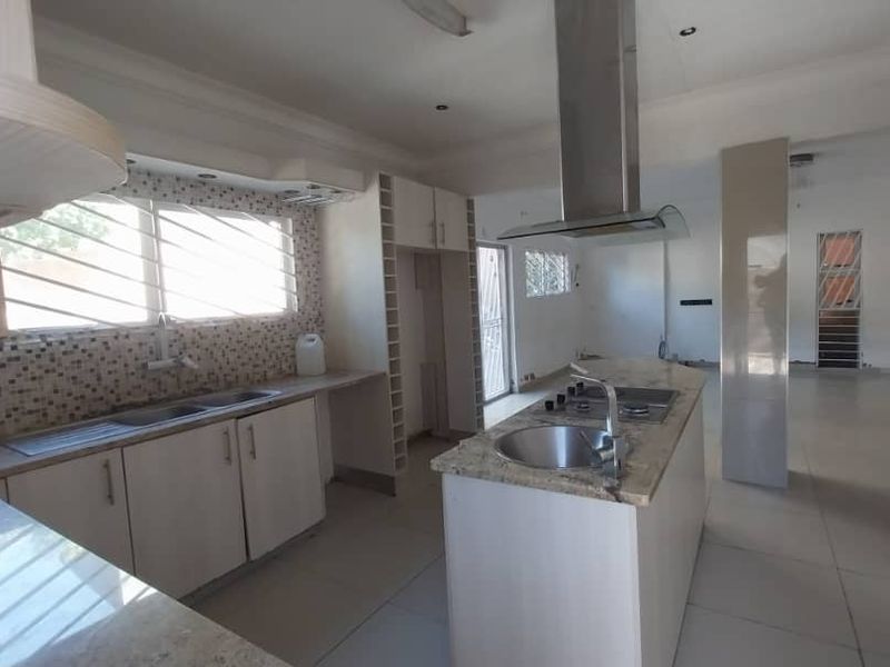 Renovators dream - Photo 4