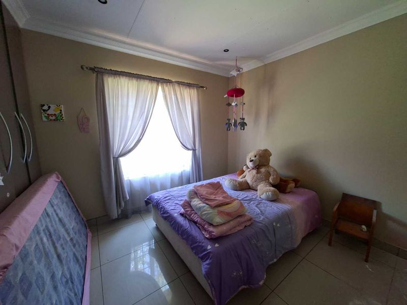 3 Bedroom Home For Sale - Photo 8