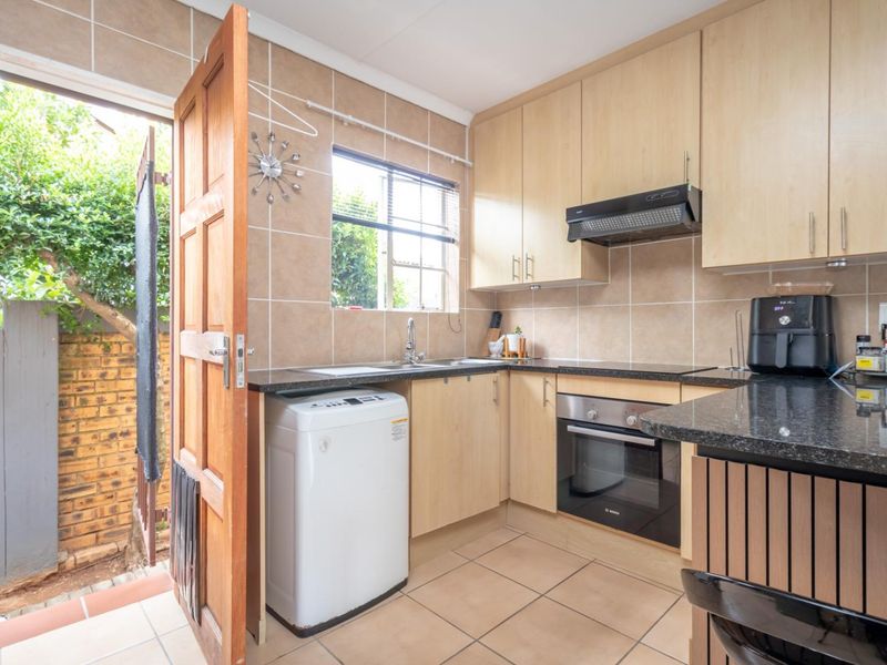 3 Bed 2 Bath Simplex To Let in Honeydew Manor Available 1 June 2026 - Photo 9