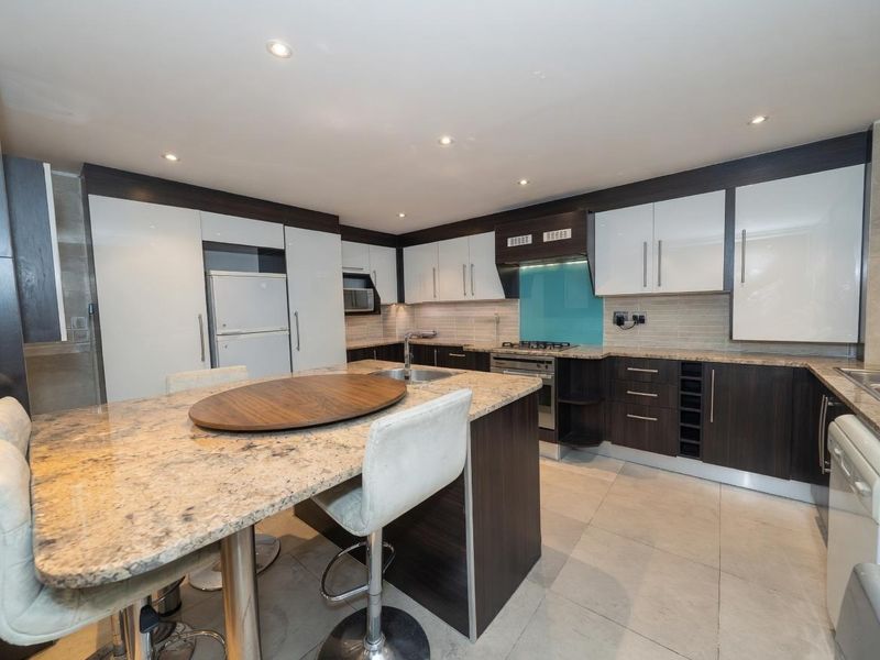 RARE WELL-PRICED 3 BEDROOM GROUND FLOOR APARTMENT FOR SALE IN ILLOVO!!! - Photo 7