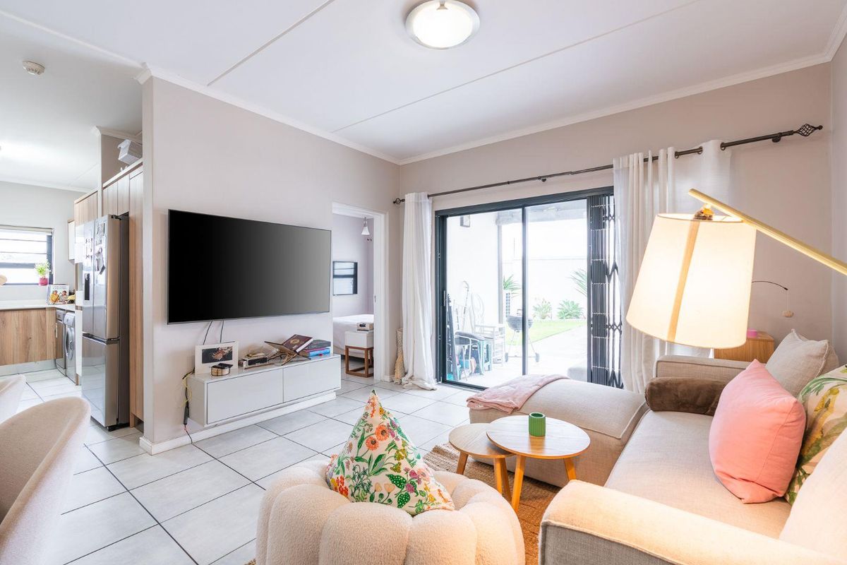 Three Bedroom Groundfloor Corner Apartment - Photo 3