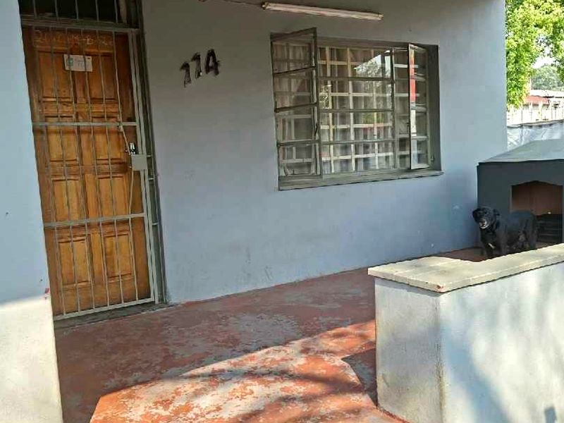 Turffontein Corner Stand  3 Extra Rooms with Investment Potential - Photo 8