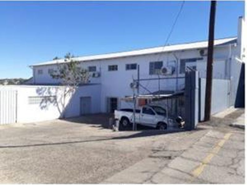 Warehouse with Storeroom - For Sale - Keetmanshoop - Photo 4