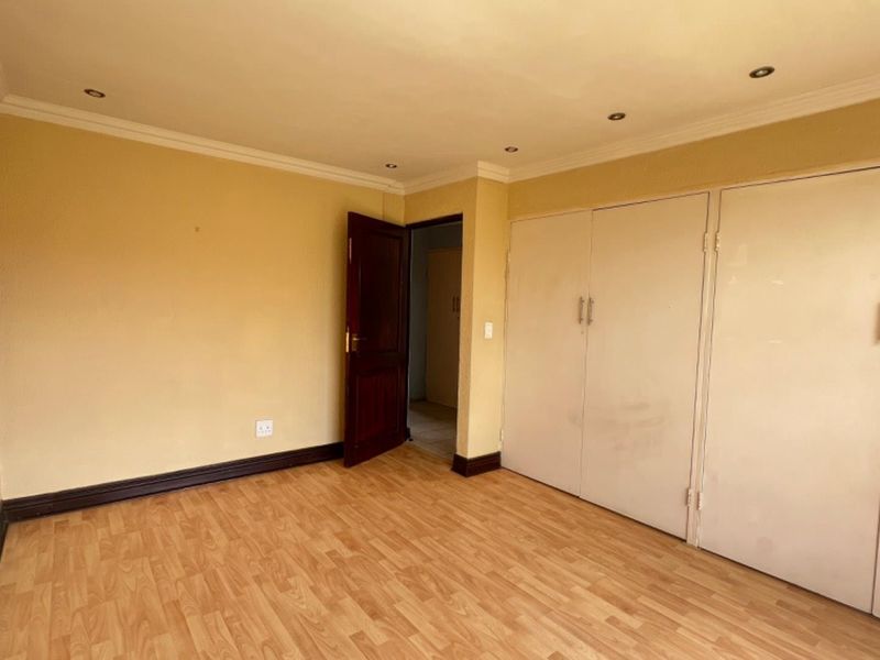 Prime Location 2-Bedroom Home with Outdoor Leisure Space - Photo 5