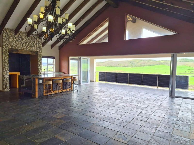 Exceptional Family Home in Reebok: A Perfect Blend of Rustic Charm and Contemporary Sophistication - Photo 4