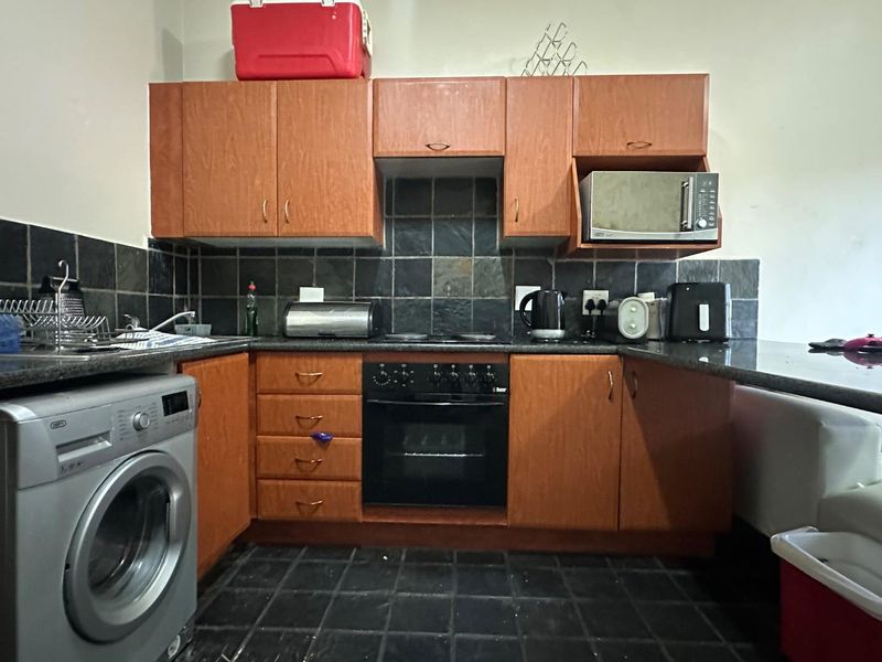 Location is everything! - Photo 5