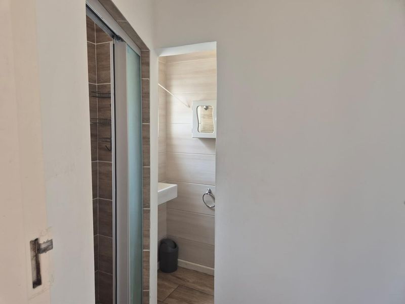 1 BEDROOM FURNISHED DUPLEX COTTAGE TO RENT IN PARKTOWN NORTH - Photo 8