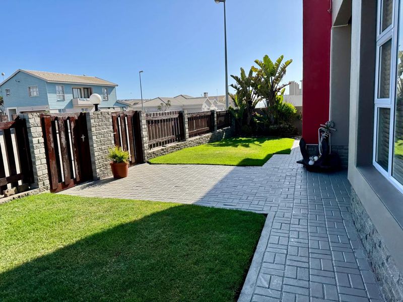 A quiet family home in mile 4 - Photo 9