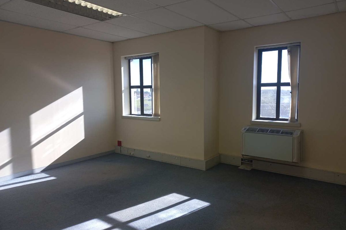 Office space with generator, borehole, and 24hr security! - Photo 2