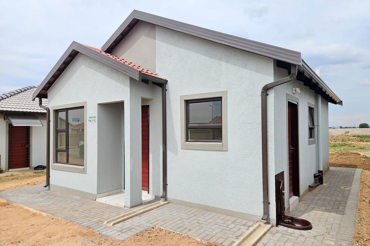 Affordable Living – Your New Home Awaits - Carnival Grove ! - Photo 3