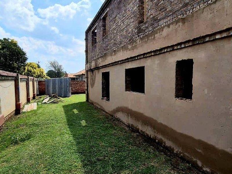 4 BEDROOMS INCOMPLETE STRUCTURES FOR SALE. - Photo 1