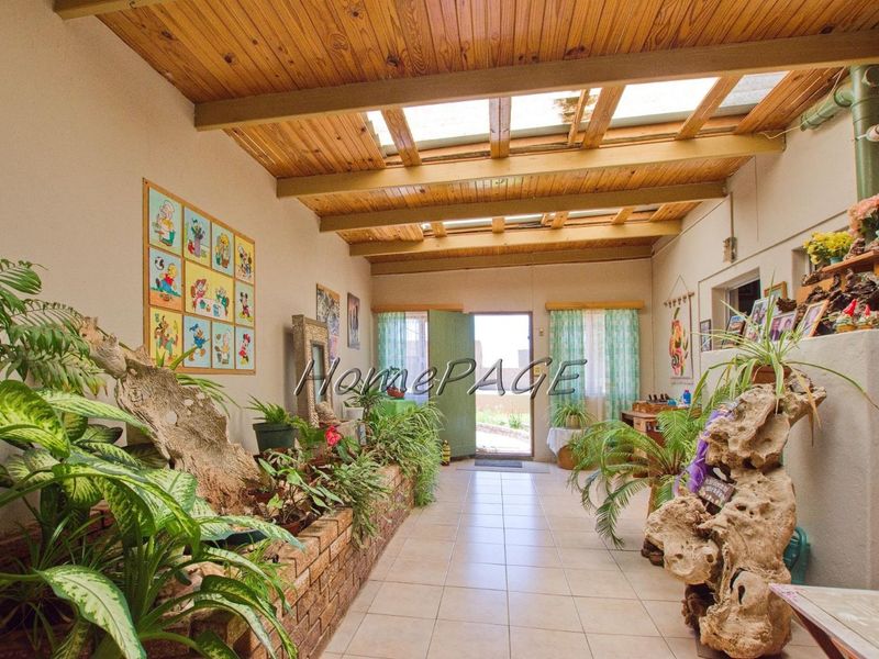 Ext 2, Henties Bay:  Enormous Home is for Sale - Photo 5