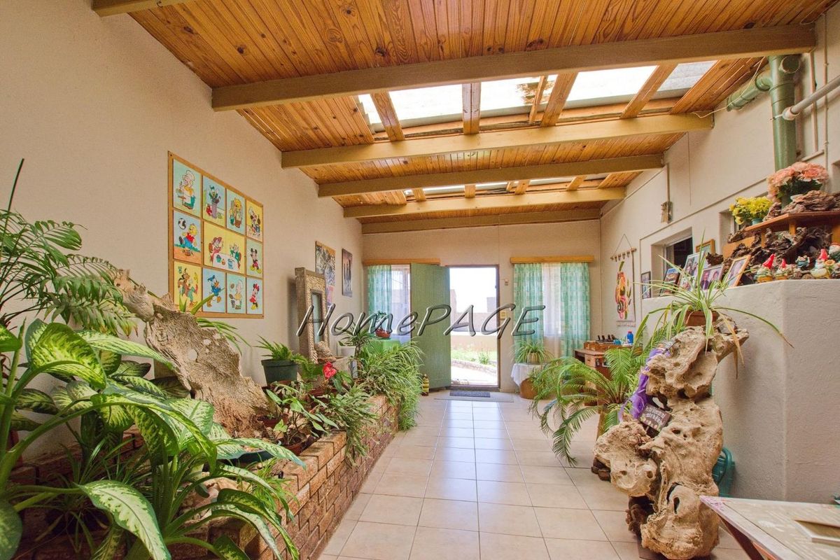 Ext 2, Henties Bay:  Enormous Home is for Sale - Photo 5