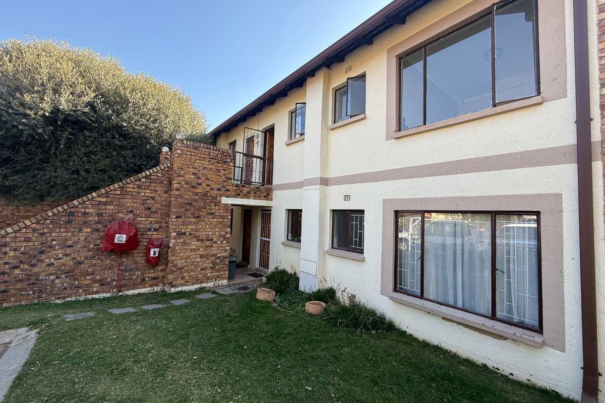 FOR SALE – JUST MOVE IN! - Photo 2