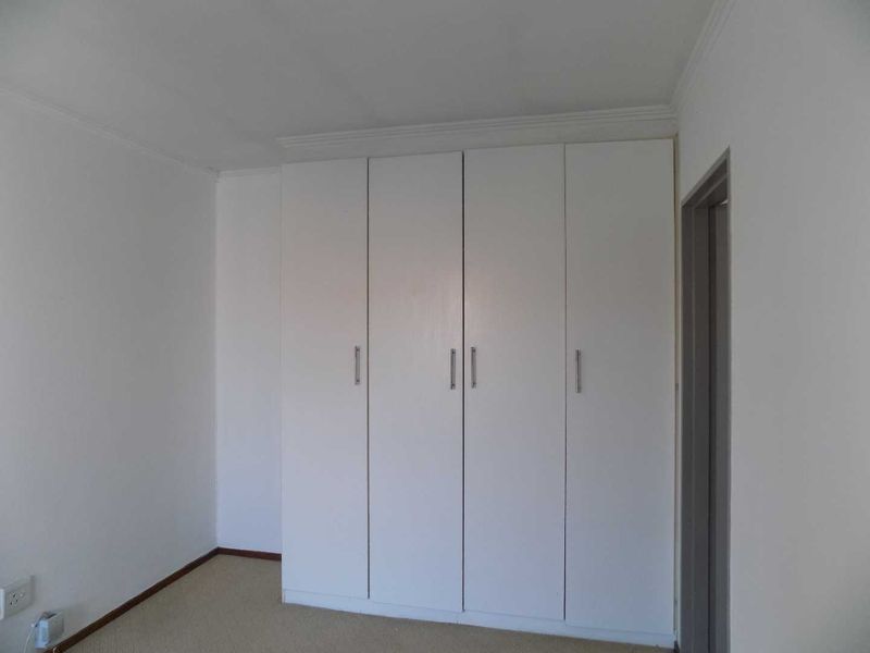 "Rivonia Gem: 2-Bedroom Apt for R699k!" - Photo 5
