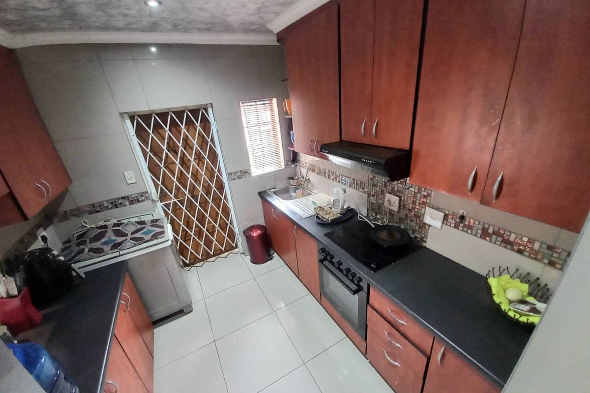 Two Bedrooms house for sale in Elandspoort - Photo 4