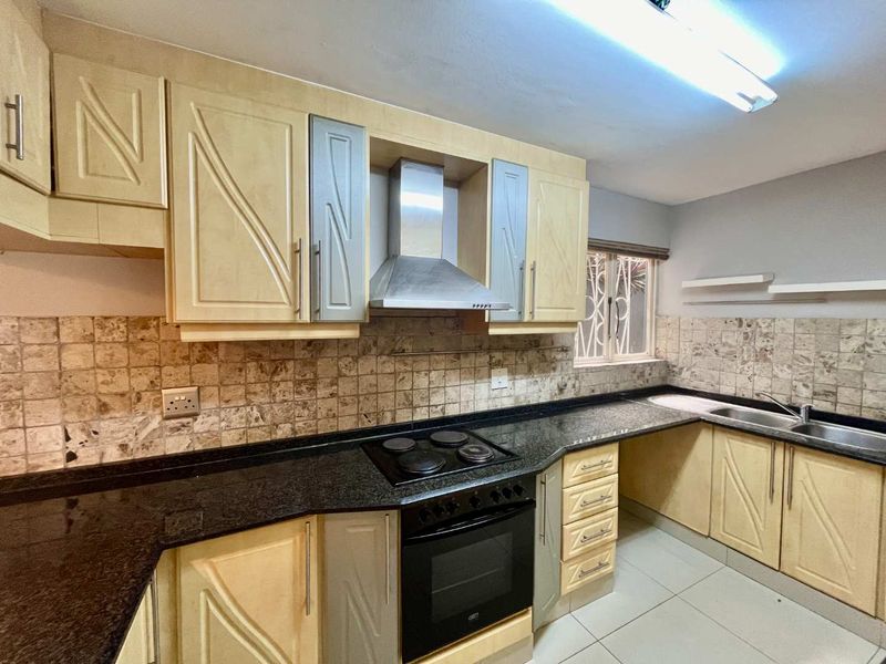 Hendra - 3 Bedroom simplex in Umgeni park - Photo 2