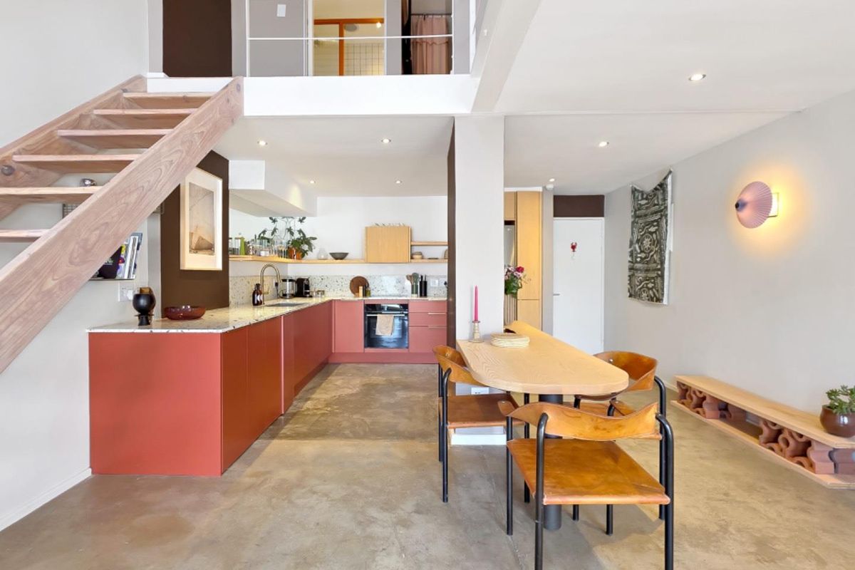 Loft Style Apartment with Parking and Mountain Views - Photo 4